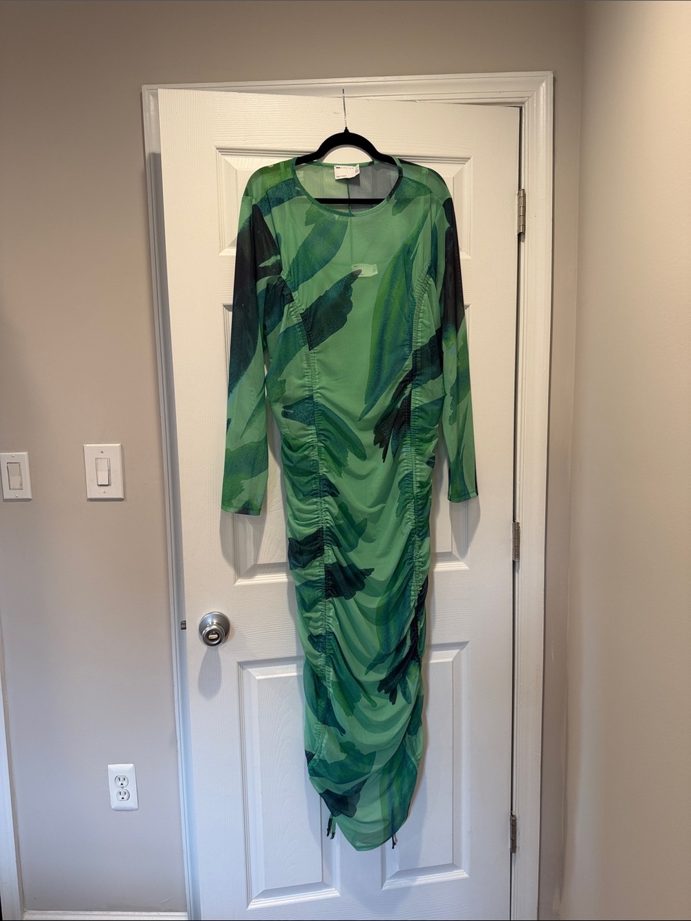ASOS Design Green Multi-Pattern Midi Bodycon Ruched Dress - Picture 2 of 5